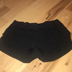 Black lululemon 2.5 in speed shorts